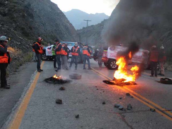 COMUNICADO POR CIERRE DE MINA SUBTERRANEA Y TOMA DE CAMINO