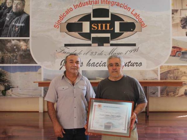 DIRECTORIO DEL SIIL RECONOCE A EX SOCIO LEONEL LÓPEZ CONTADOR